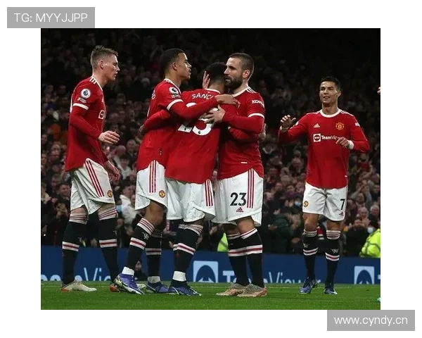 多特战术解析:高位逼抢与快速转换的攻防体系